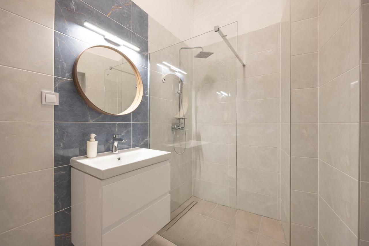 Luxurious Central Grand Home W/ 3Bedrm 2Bathrm Budapest Exterior foto